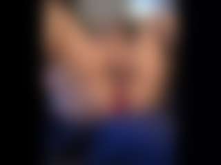 Honestlyfux's Live Sex Cam Show