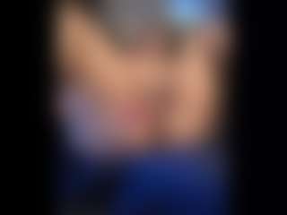 Honestlyfux's Live Sex Cam Show