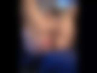Honestlyfux's Live Sex Cam Show