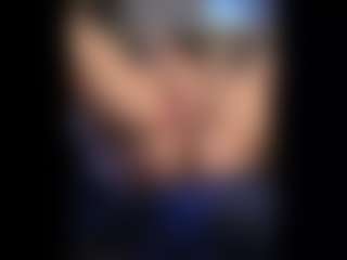 Honestlyfux's Live Sex Cam Show