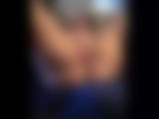 Honestlyfux's Live Sex Cam Show