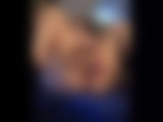 Honestlyfux's Live Sex Cam Show