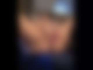 Honestlyfux's Live Sex Cam Show
