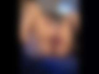 Honestlyfux's Live Sex Cam Show