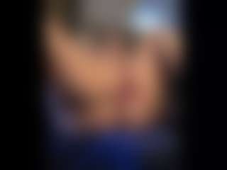 Honestlyfux's Live Sex Cam Show