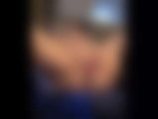 Honestlyfux's Live Sex Cam Show