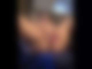 Honestlyfux's Live Sex Cam Show