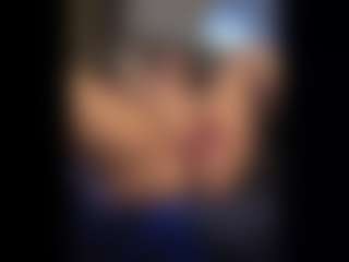 Honestlyfux's Live Sex Cam Show