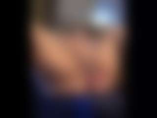 Honestlyfux's Live Sex Cam Show