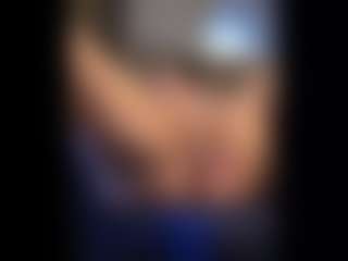 Honestlyfux's Live Sex Cam Show