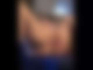 Honestlyfux's Live Sex Cam Show