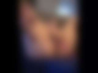 Honestlyfux's Live Sex Cam Show