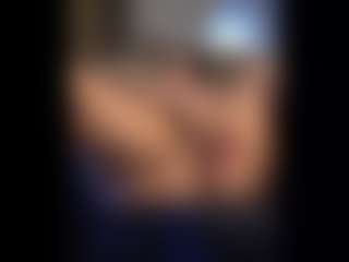 Honestlyfux's Live Sex Cam Show