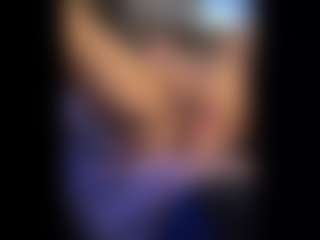 Honestlyfux's Live Sex Cam Show