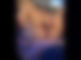 Honestlyfux's Live Sex Cam Show