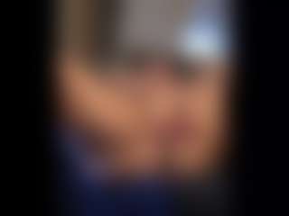 Honestlyfux's Live Sex Cam Show