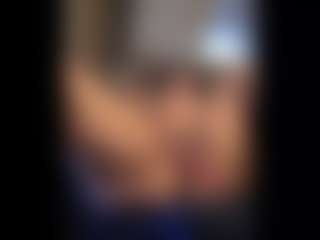 Honestlyfux's Live Sex Cam Show