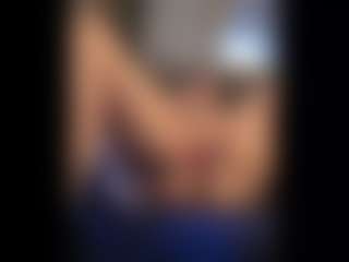 Honestlyfux's Live Sex Cam Show