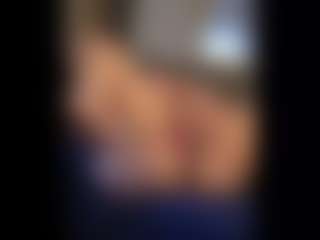 Honestlyfux's Live Sex Cam Show