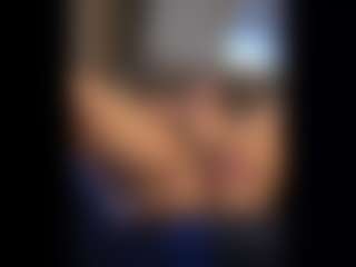 Honestlyfux's Live Sex Cam Show