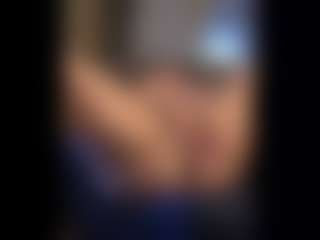 Honestlyfux's Live Sex Cam Show