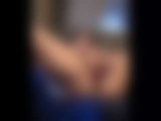 Honestlyfux's Live Sex Cam Show