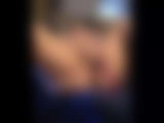 Honestlyfux's Live Sex Cam Show