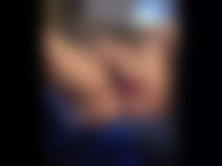 Honestlyfux's Live Sex Cam Show