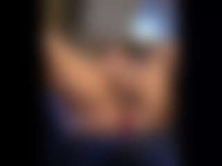 Honestlyfux's Live Sex Cam Show