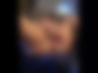 Honestlyfux's Live Sex Cam Show