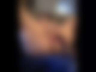 Honestlyfux's Live Sex Cam Show