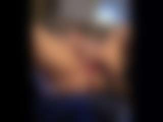 Honestlyfux's Live Sex Cam Show