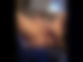Honestlyfux's Live Sex Cam Show