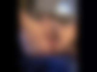 Honestlyfux's Live Sex Cam Show