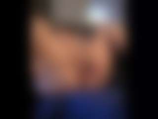 Honestlyfux's Live Sex Cam Show