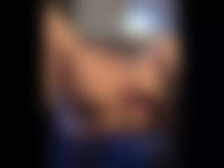 Honestlyfux's Live Sex Cam Show