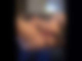 Honestlyfux's Live Sex Cam Show