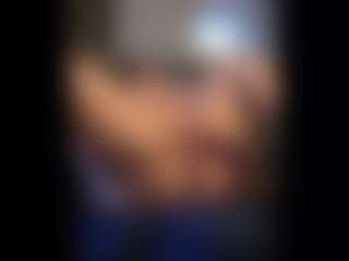 Honestlyfux's Live Sex Cam Show