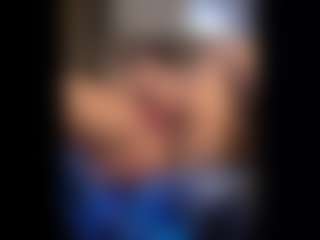 Honestlyfux's Live Sex Cam Show