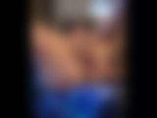 Honestlyfux's Live Sex Cam Show