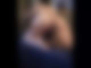 Honestlyfux's Live Sex Cam Show