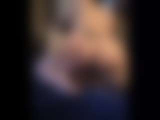 Honestlyfux's Live Sex Cam Show