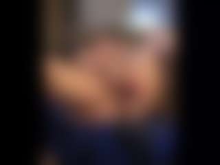Honestlyfux's Live Sex Cam Show