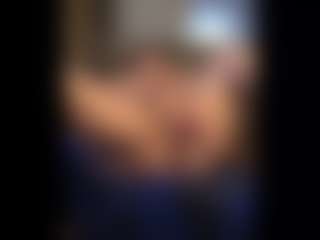Honestlyfux's Live Sex Cam Show
