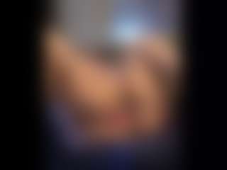 Honestlyfux's Live Sex Cam Show