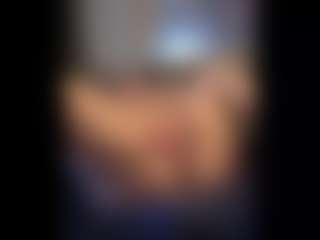 Honestlyfux's Live Sex Cam Show