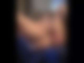 Honestlyfux's Live Sex Cam Show