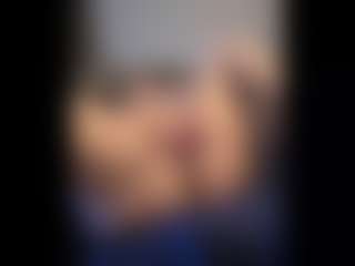 Honestlyfux's Live Sex Cam Show