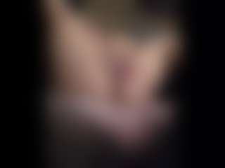 Honestlyfux's Live Sex Cam Show