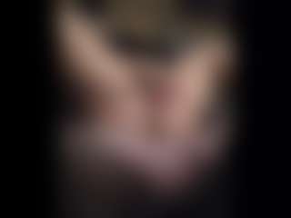 Honestlyfux's Live Sex Cam Show